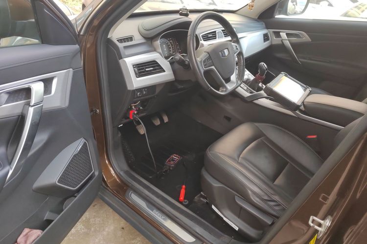 吉利汽车 博越 2016款 2.0L 手动智联型中控内饰20