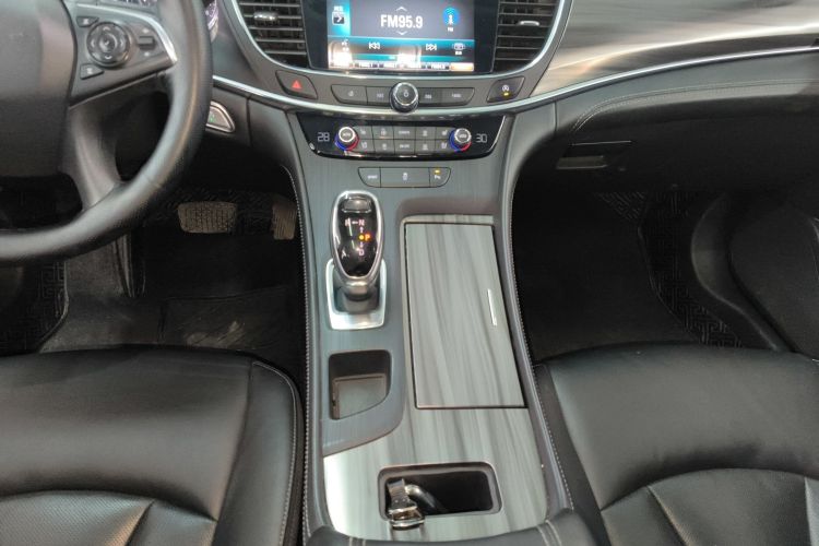 别克 君越 2018款 20T 精英型局部细节18