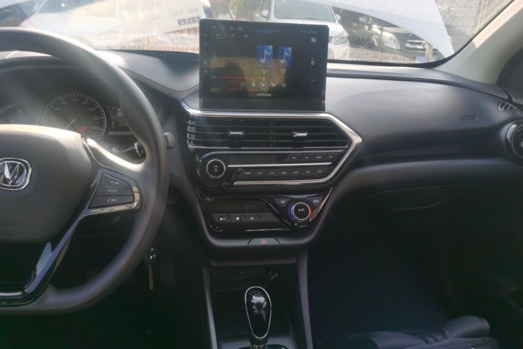 长安 悦翔 2019款 1.5L DCT 联动云版局部细节16