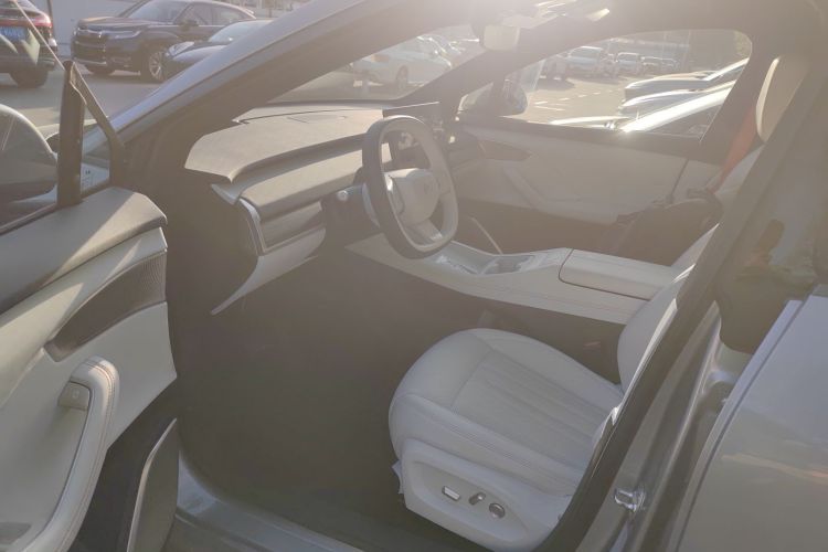 乐道L60 2024款 60kWh 后驱版中控内饰20