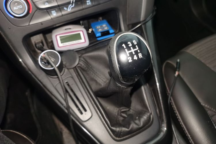 福特 福克斯 2017款 两厢 1.6L 手动风尚型智行版中控内饰18