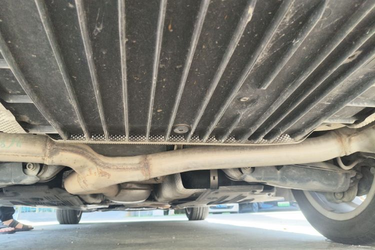 奔驰C级 2019款 C 180 L 时尚型运动版局部细节9009