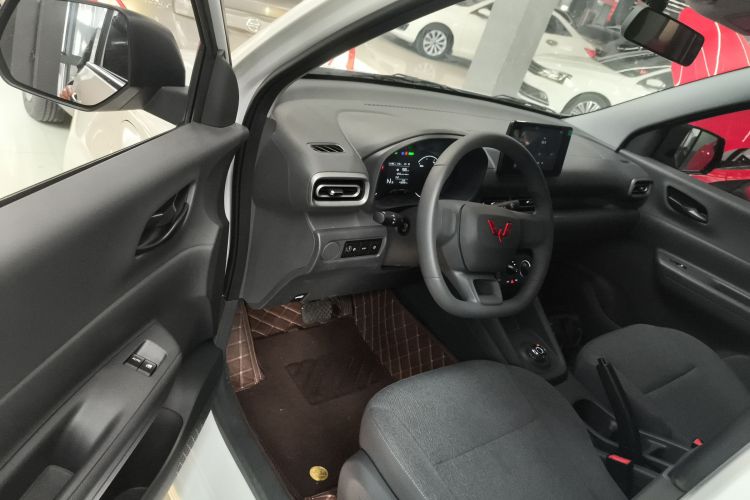 五菱汽车 五菱宏光新能源 2024款 纯电版 300KM 标准型中控内饰7003