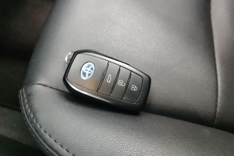 丰田 卡罗拉 2023款 1.8L 智能电混双擎 先锋版中控内饰11