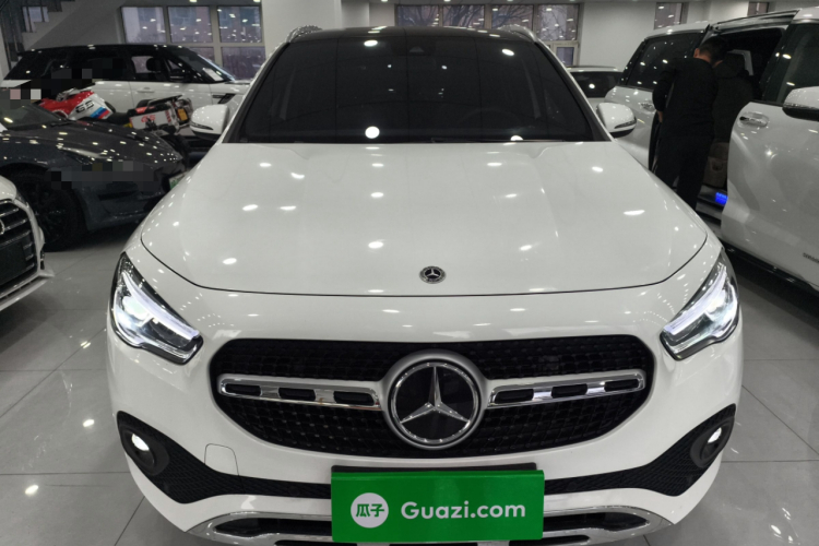 奔驰GLA 2023款 GLA 220车身外观2