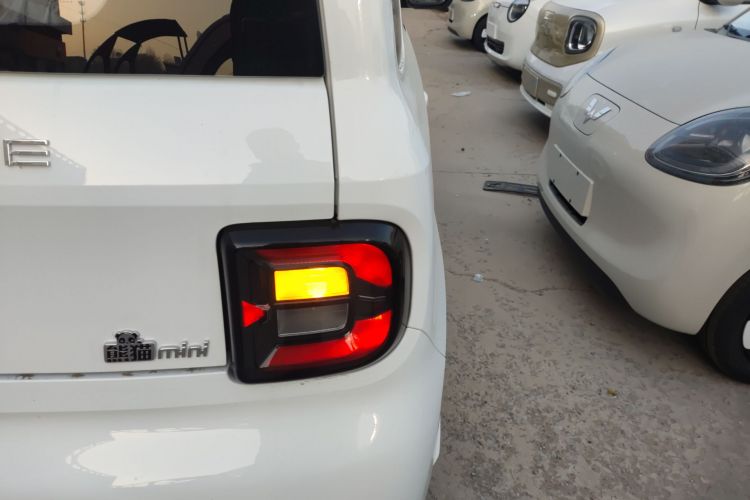 吉利银河 熊猫 2025款 210km 元气熊车身外观9