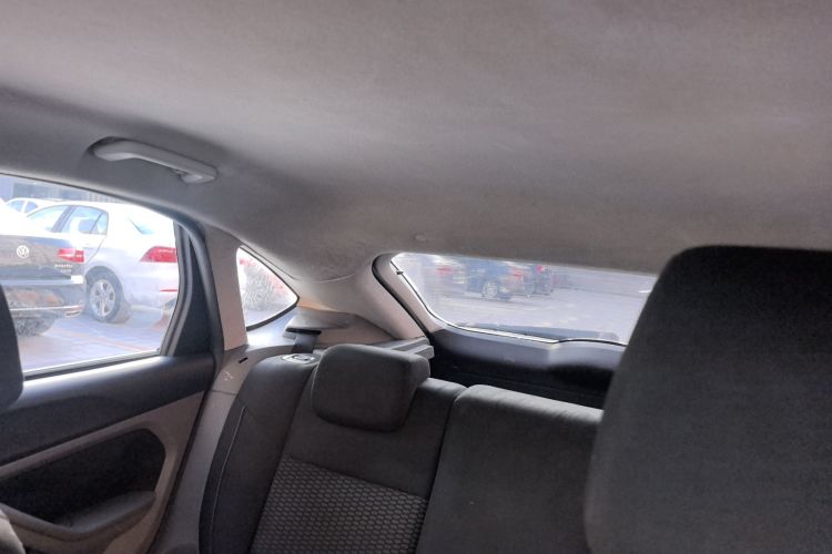 福特 福克斯 2013款 两厢经典 1.8L 手动基本型中控内饰22