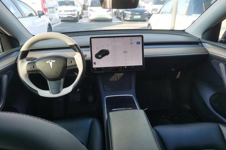 特斯拉 Model Y 2021款 标准续航后驱版中控内饰12
