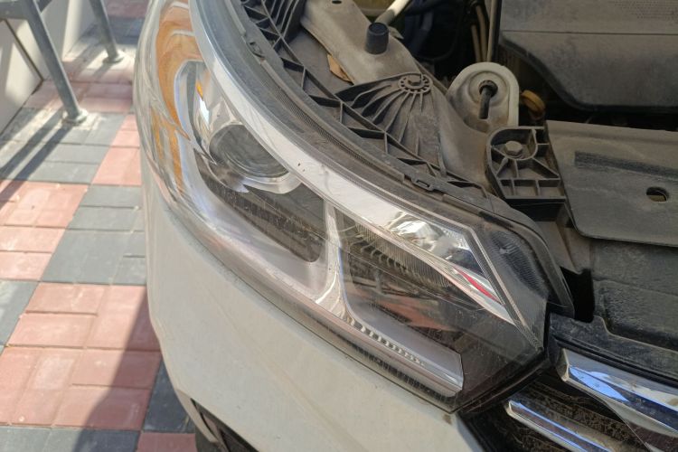 广汽传祺 传祺GS4 2018款 235T 手动两驱豪华百万纪念版车身外观8