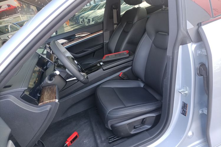 哪吒汽车 哪吒S 2022款 增程版 1160km 后驱小版局部细节19