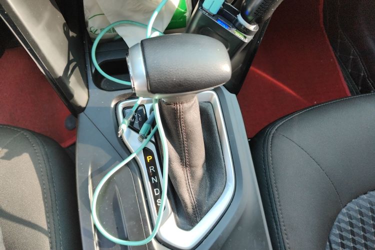 广汽传祺 传祺GS4 2015款 200T G-DCT精英版中控内饰18