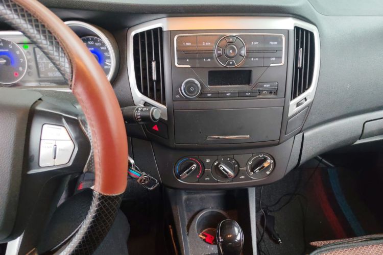 东风风神AX3 2016款 1.5L 自动尚酷型中控内饰16