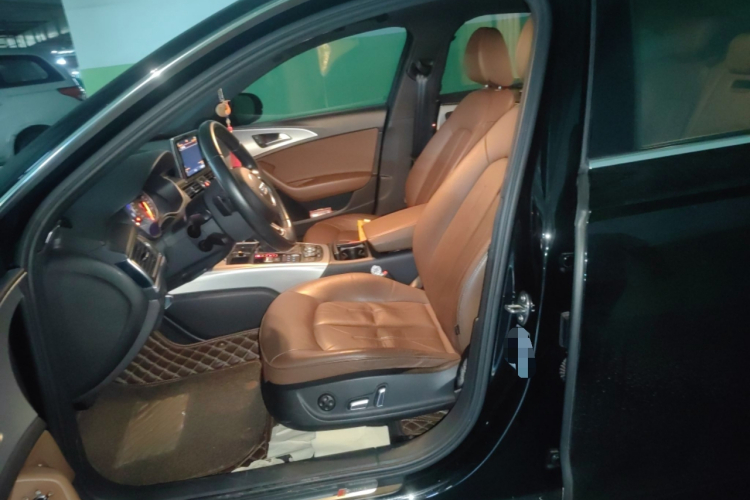 奥迪A6L 2018款 30周年年型 45 TFSI quattro 运动型中控内饰19