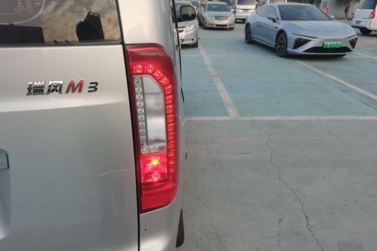 江淮瑞风 瑞风M3 2019款 宜家版 1.8L 豪华智能型车身外观9