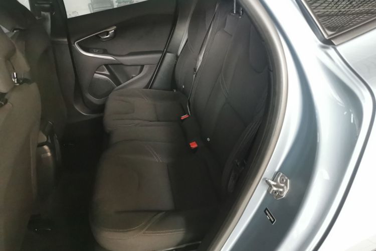 沃尔沃V40 2018款 T3 智尚版中控内饰7004