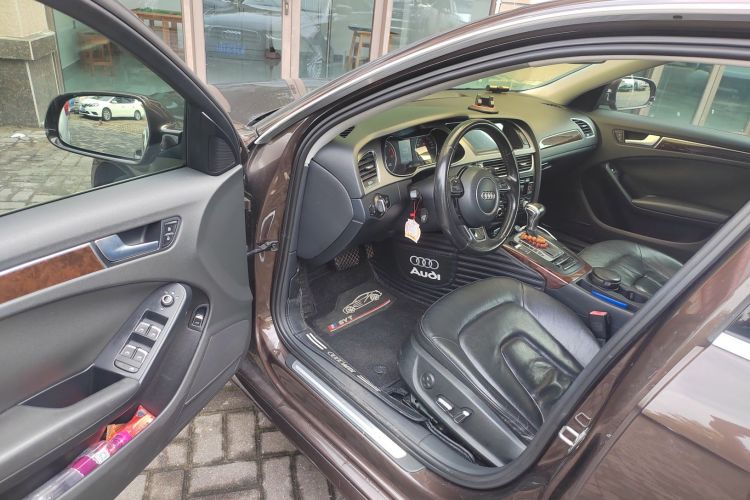 奥迪A4L 2015款 35 TFSI 自动舒适型中控内饰7003