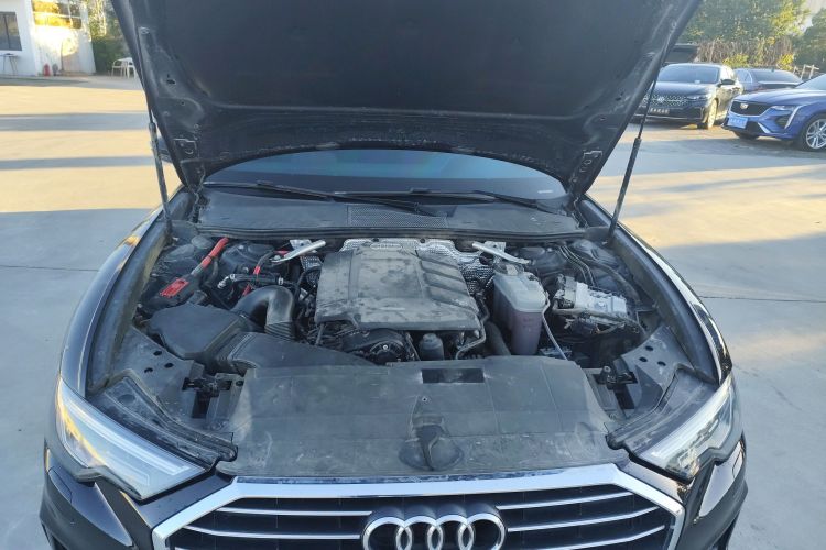 奥迪A6L 2019款 45 TFSI 臻选动感型机舱底盘24