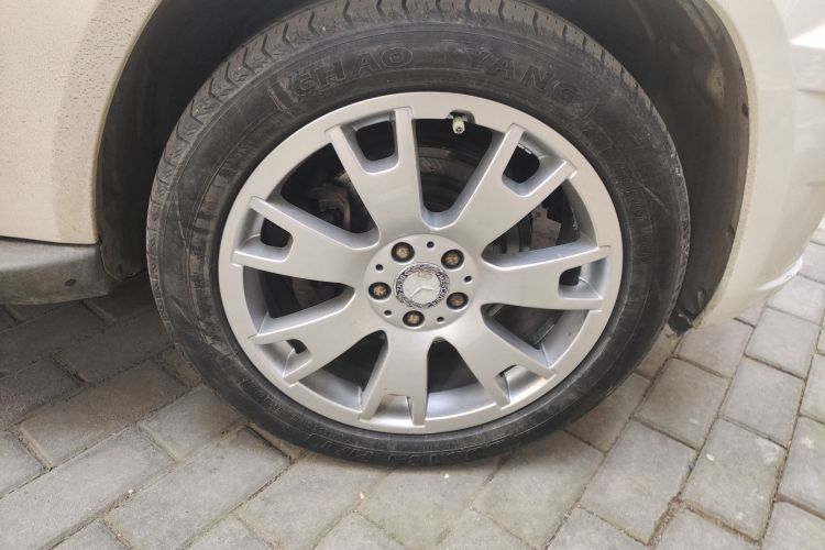 奔驰GLK级 2012款 GLK 300 4MATIC 动感型车身外观6007