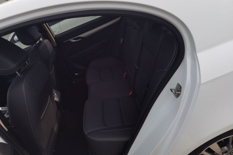 吉利汽车 帝豪 2018款 1.5L CVT向上互联版中控内饰21