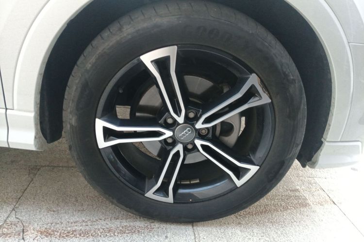 奥迪Q3 2020款 45 TFSI quattro 时尚动感型车身外观10