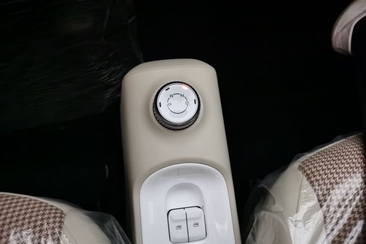 五菱汽车 宏光MINIEV 2024款 第三代 215km 青春版中控内饰18