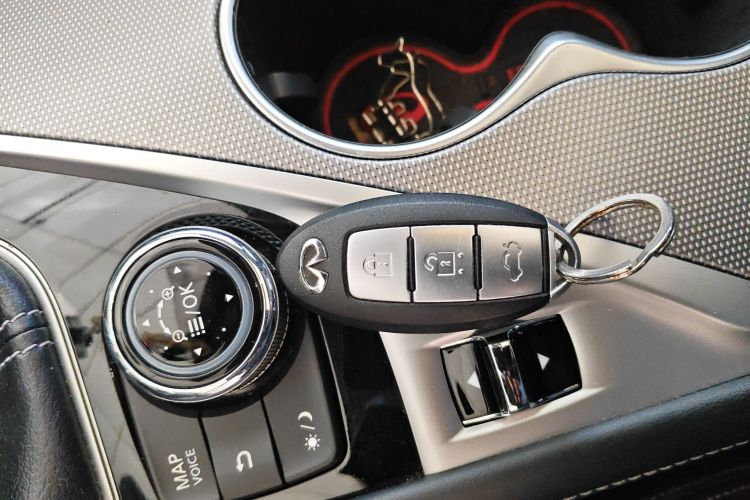 英菲尼迪Q50L 2015款 2.0T 悦享版中控内饰7001