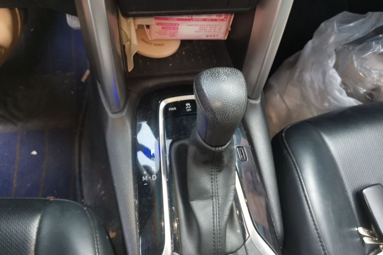 丰田 锋兰达 2022款 2.0L CVT领先版中控内饰18