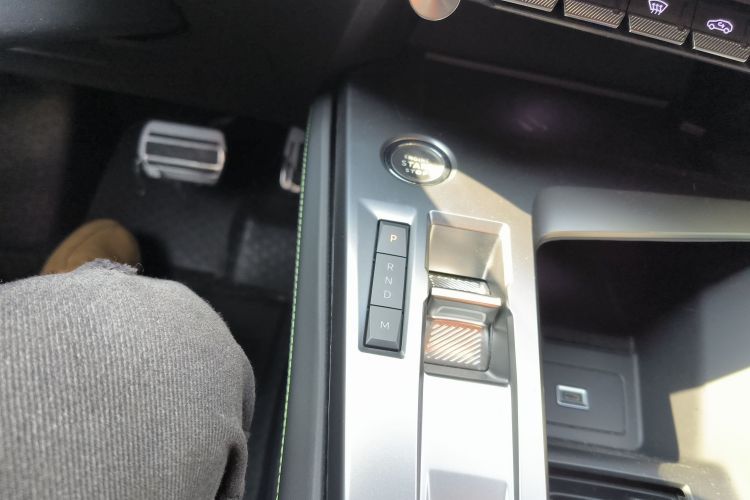 标致408X 2023款 无界版中控内饰18