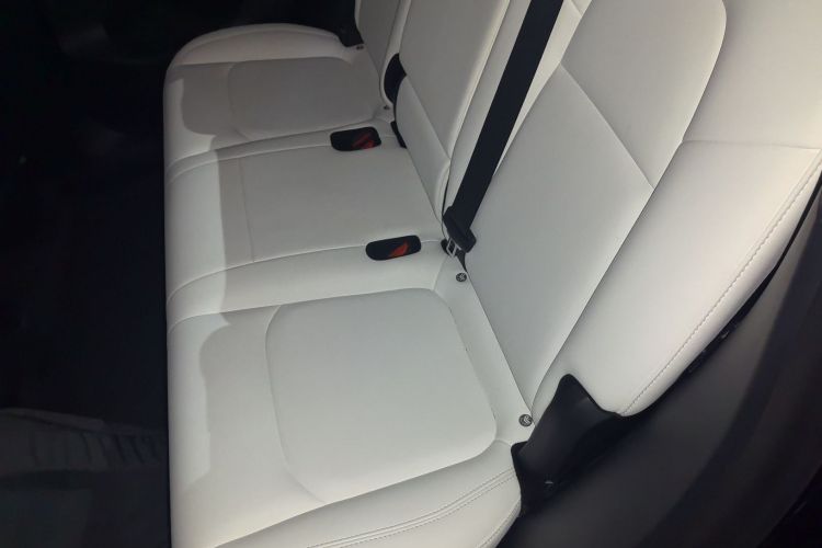 特斯拉 Model Y 2021款 长续航全轮驱动版中控内饰7004