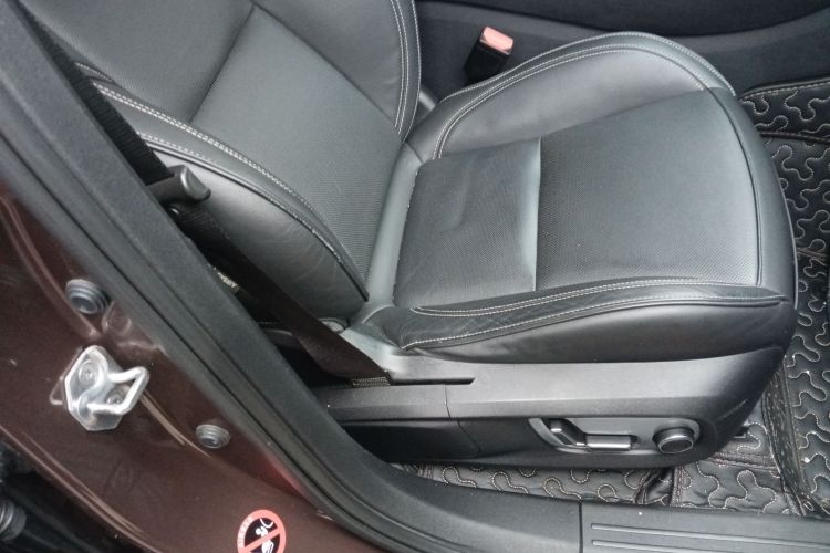 领克01 2017款 2.0T 两驱型Pro版局部细节41