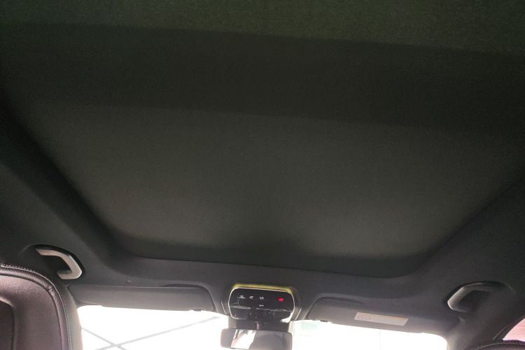 奔驰GLC 2023款 GLC 260 L 4MATIC 豪华型 7座中控内饰22