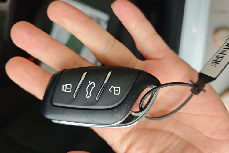 荣威RX5 2023款 PLUS 330TGI 自动领潮智惠版中控内饰11