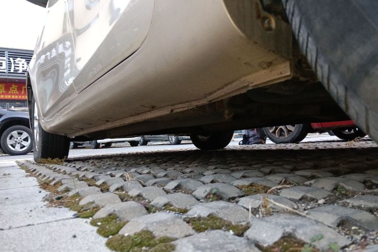 吉利汽车 帝豪 2017款 三厢百万款 1.5L 手动豪华型局部细节9002