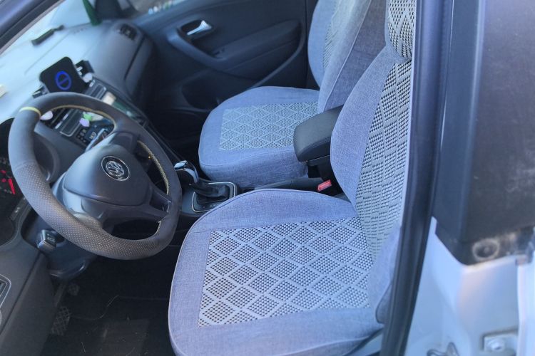 大众 Polo 2016款 1.4L 自动风尚型中控内饰19