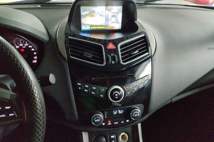 海马S5 2016款 1.5T CVT创享版中控内饰16