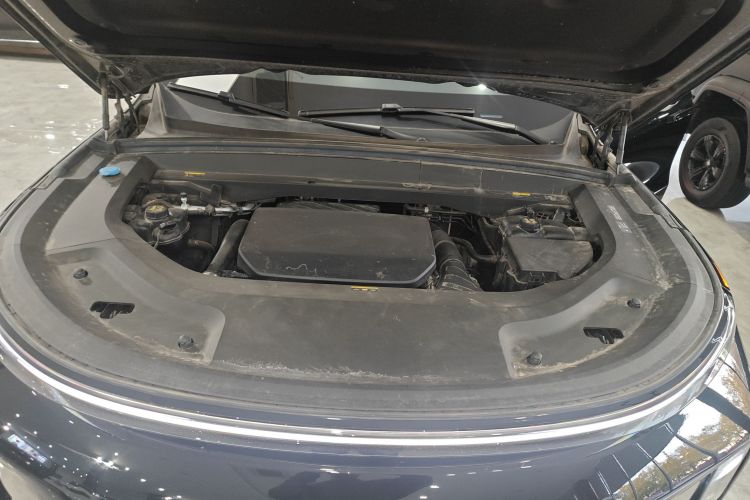 理想汽车 理想L8 2024款 Pro机舱底盘24