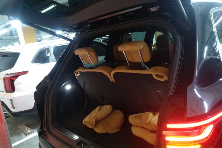 理想汽车 理想ONE 2021款 增程6座版机舱底盘23