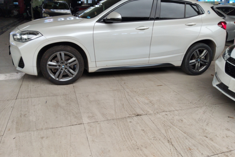 宝马X2 2021款 改款 sDrive25i M运动套装车身外观4