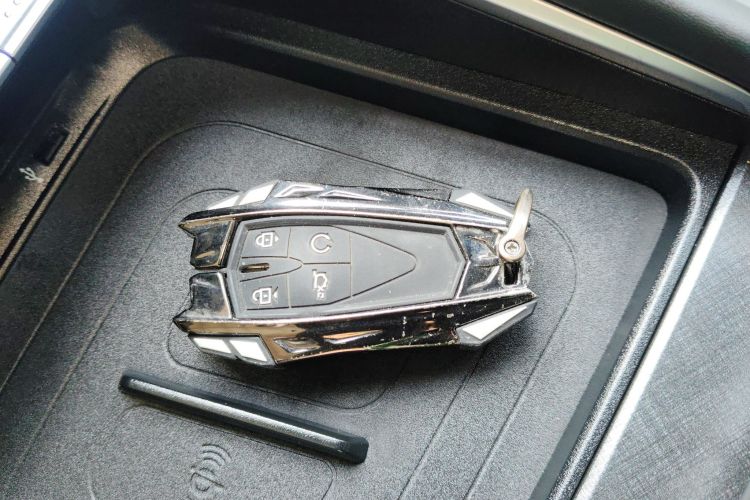 长安UNI-T 2022款 1.5T 旗舰型中控内饰11