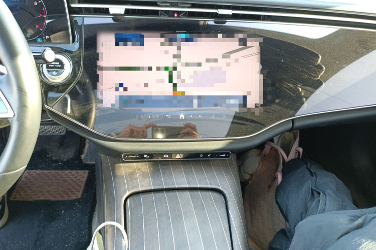 奔驰E级 2025款 E 300 L 豪华型中控内饰16