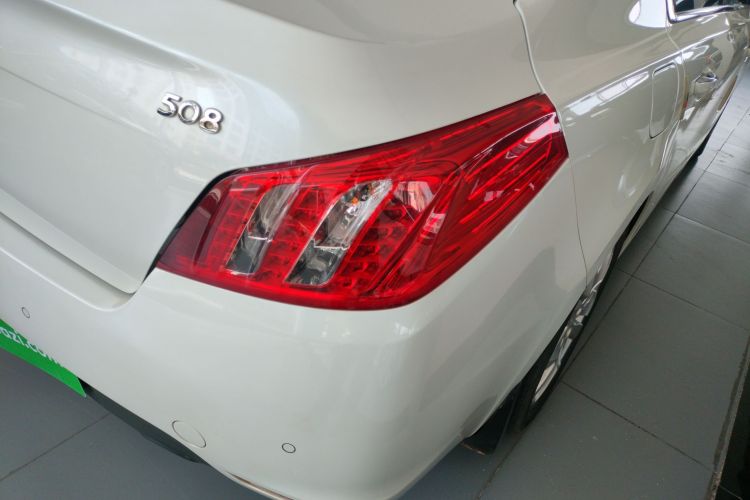 标致508 2012款 2.0L 自动智享版车身外观9