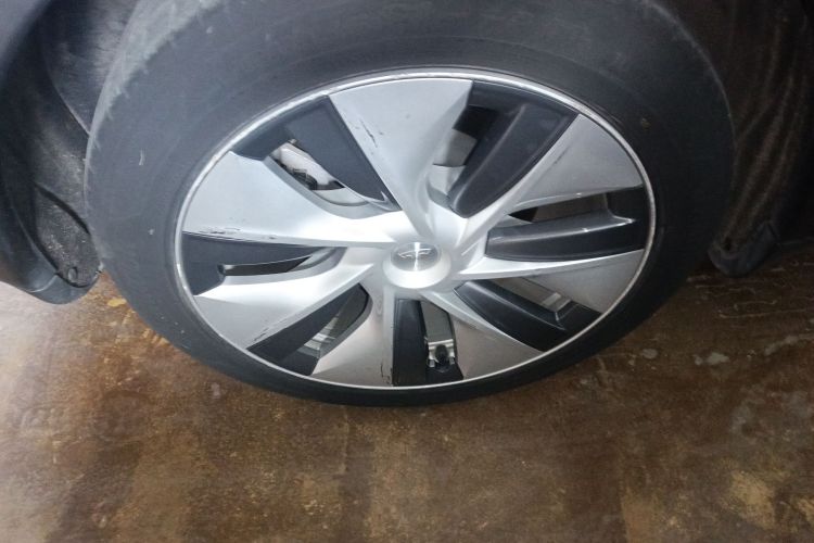 特斯拉 Model Y 2022款 后轮驱动版车身外观6008