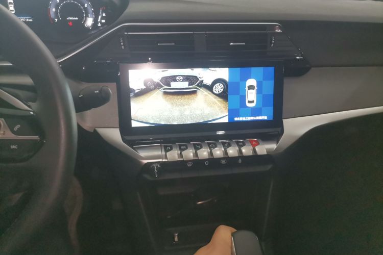 标致408 2022款 1.6T 进取版局部细节16