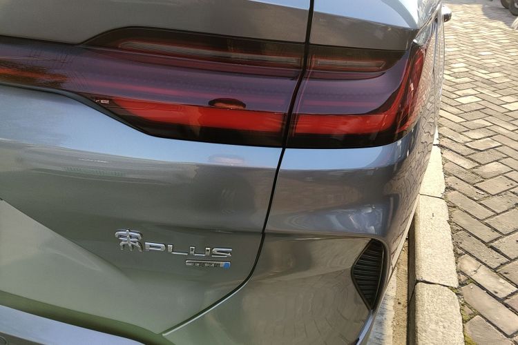 比亚迪 宋PLUS新能源 2025款 DM-i 智驾版 160KM 旗舰型车身外观9