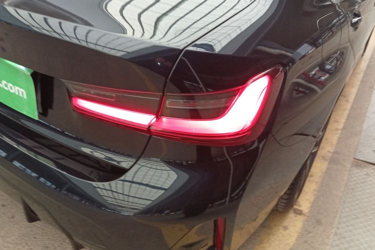 宝马3系 2025款 325i M运动套装车身外观6006