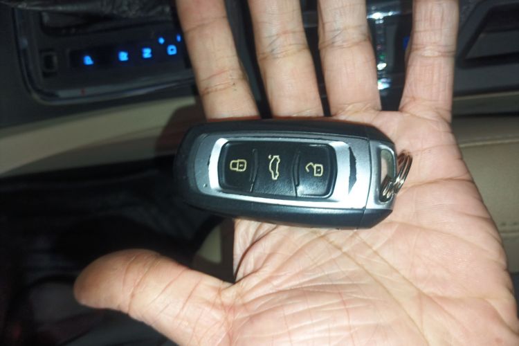 吉利汽车 帝豪 2017款 三厢百万款 1.5L CVT豪华型中控内饰11