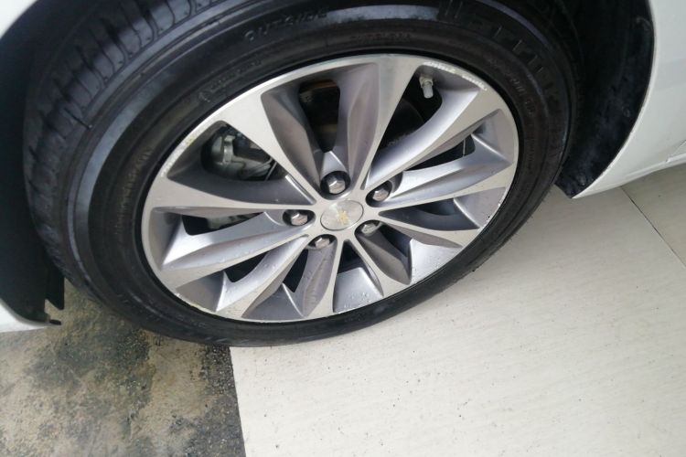 雪佛兰 科鲁泽 2022款 320 自动悦享天窗版车身外观6007