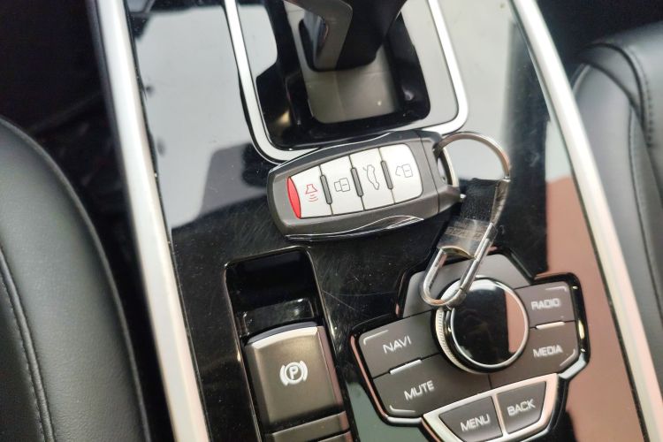 哈弗H6 2018款 蓝标 运动版 1.5T 自动两驱尊贵型中控内饰7001