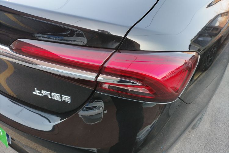 别克 君越 2022款 652T 豪华型车身外观9