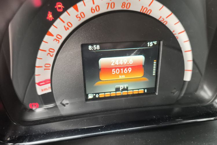 smart forfour 2016款 1.0L 52千瓦激情版中控内饰15